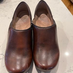 Dansko brown